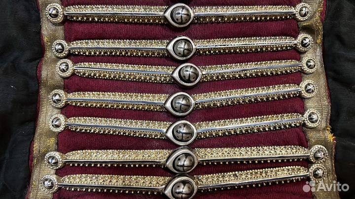 Женский балкарский нагрудник (тюйме)