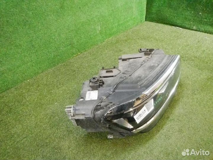 Фара правая Volkswagen Tiguan