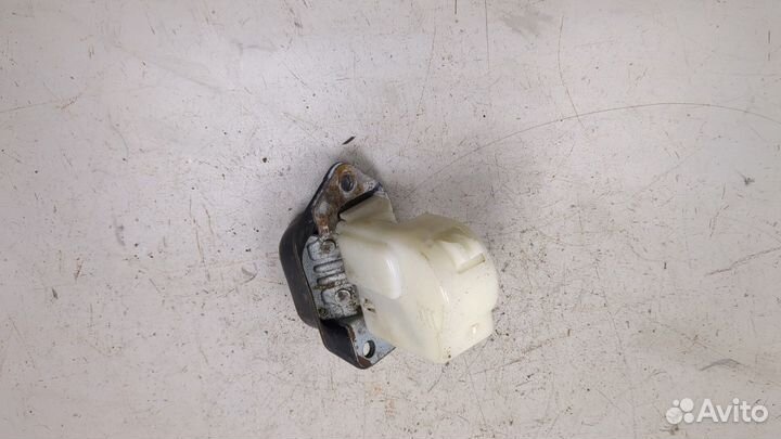 Замок багажника Nissan Note E11, 2009