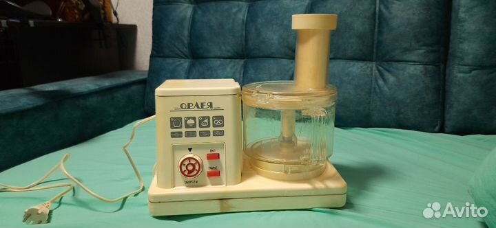 Кухонный комбайн 