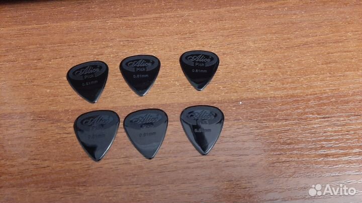 Медиаторы 6 шт толщина 0.81 мм