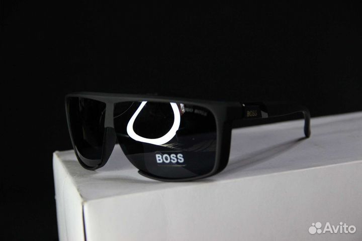 Солнцезащитные очки hugo boss