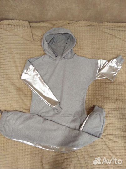 Костюм спортивный