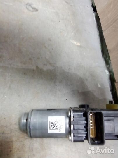 Мотор стеклоподъемника передний левый от Seat Ibi