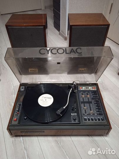 Проигрыватель Арктур-003С+Колонки Вега 25AC-302