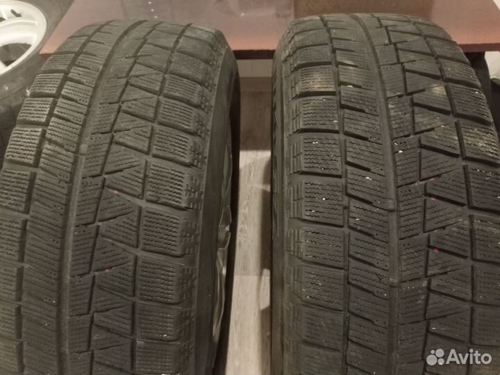 Bridgestone Blizzak Revo GZ 215/65 R16