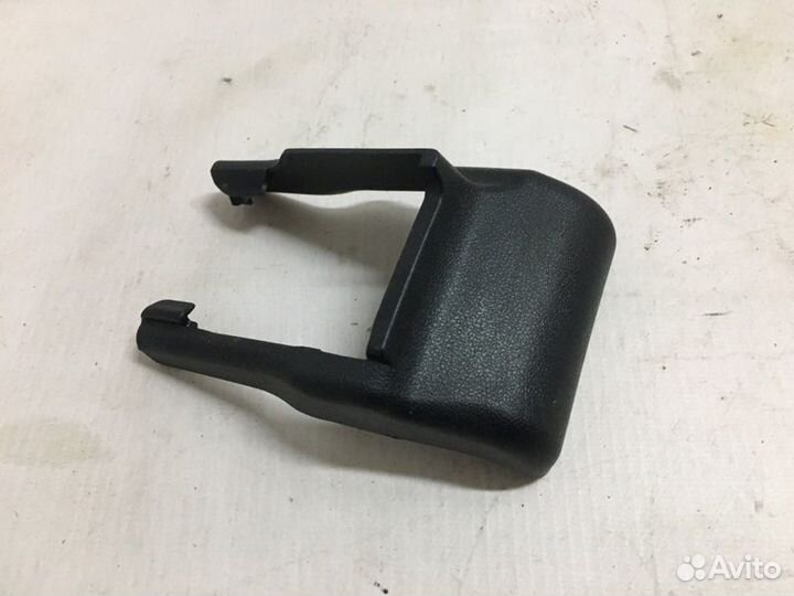 Накладка переднего сиденья лев. перед. Toyota RAV4