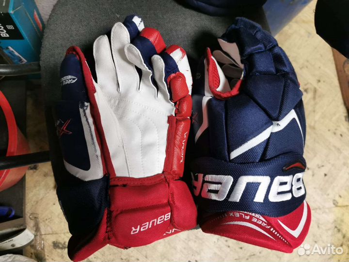 Перчатки хоккейные