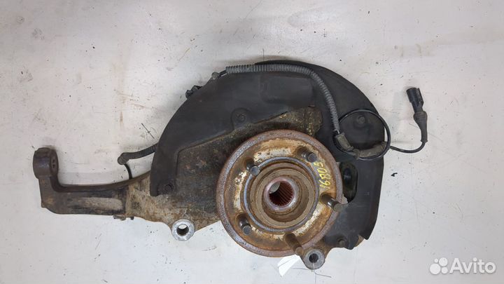 Ступица (кулак, цапфа) правая передняя Ford Explorer