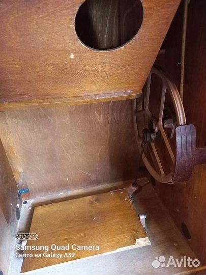 Швейная машина Подольск ножная