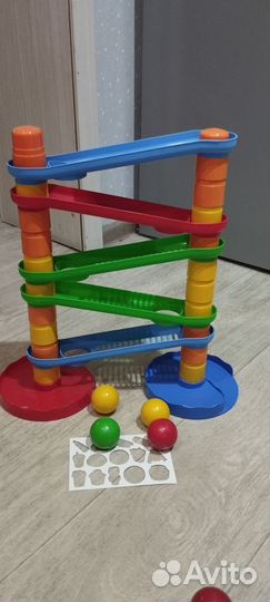 Игрушка горка с шариками