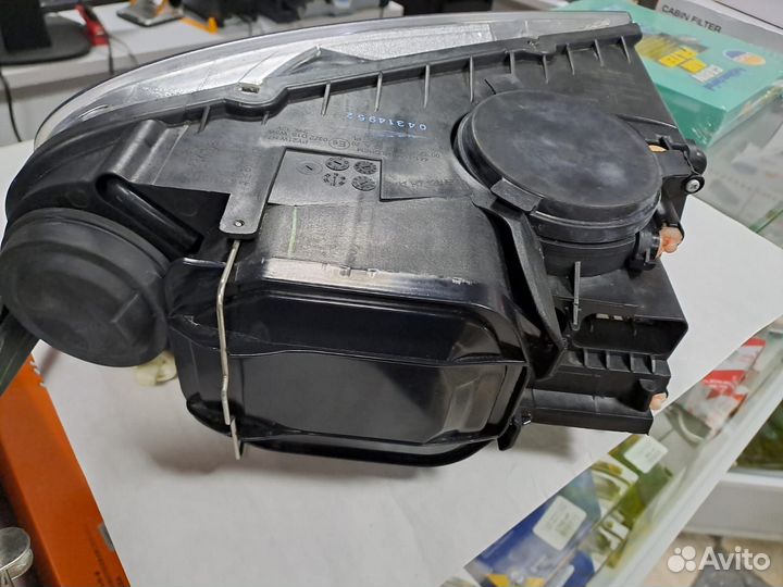 Фара основная правая/левая Voikswagen Touareg