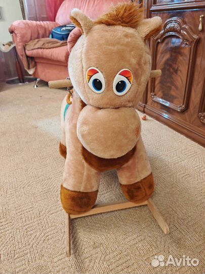 Детская качалка конь