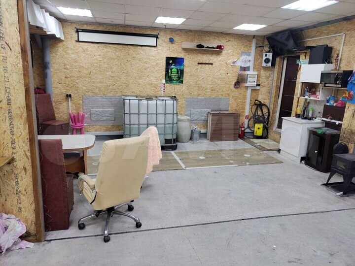 Гараж, > 30 м²