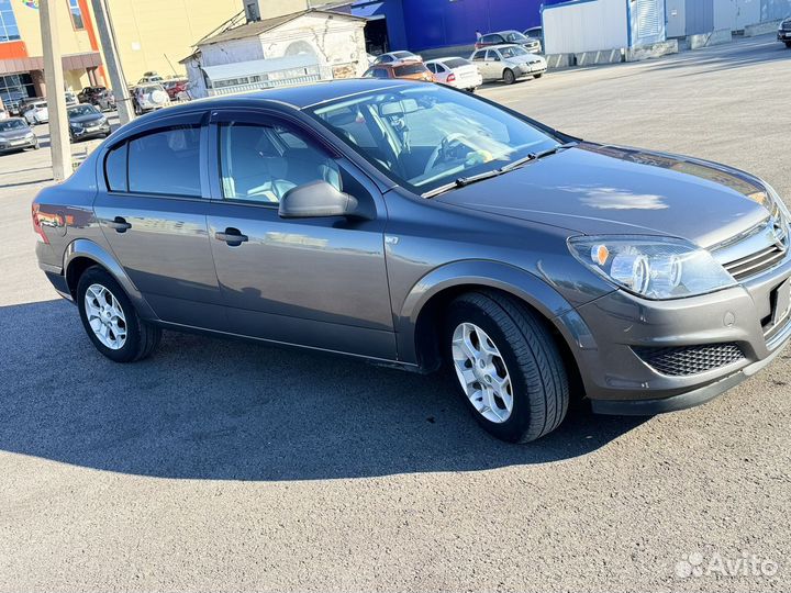 Opel Astra 1.6 МТ, 2011, 174 000 км