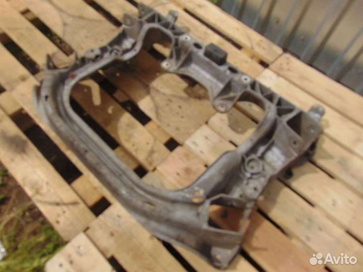 Балка подвески передняя (подрамник) A2206280257 Me