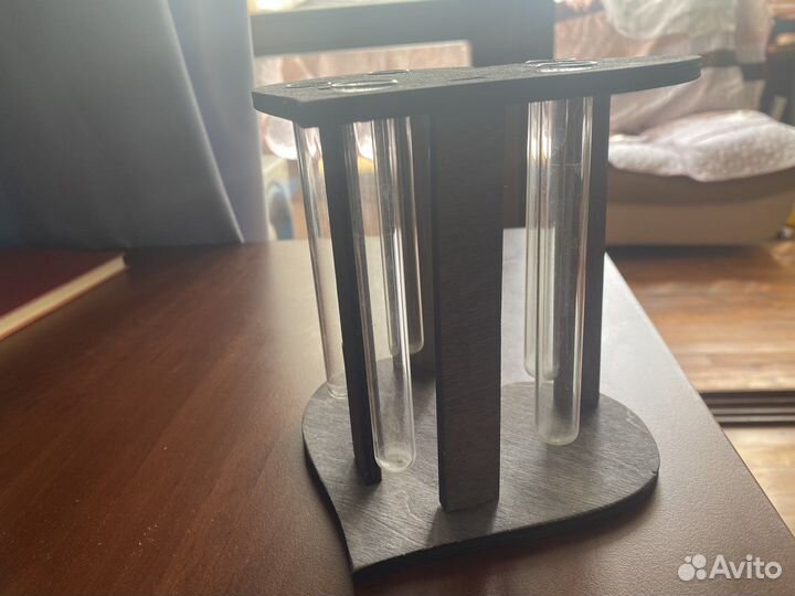 Ваза с колбами