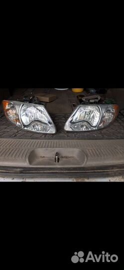 Фара на Dodge Caravan
