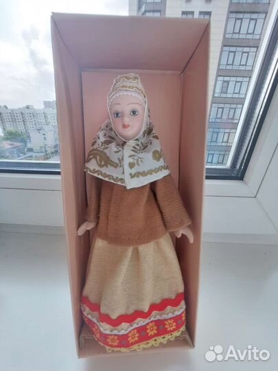 Кукла фарфоровая коллекционная 