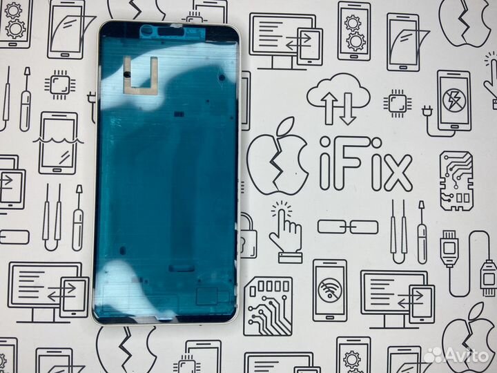 Рамка дисплея для Xiaomi Redmi 6/6A Белая