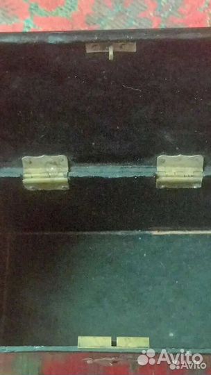 Деревянная шкатулка