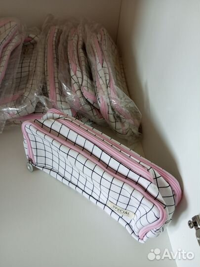 Пенал школьный для девочки новый в клетку
