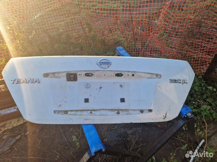 Крышка багажника Nissan Teana J31