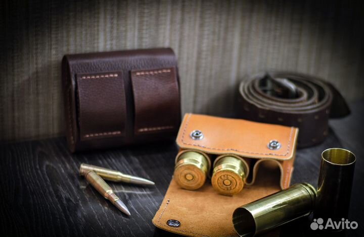Стопки из гильз самолёта Ил-2 в кожаном футляре