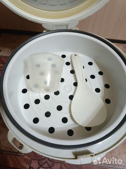 Мультиварка Scarlett SC-410