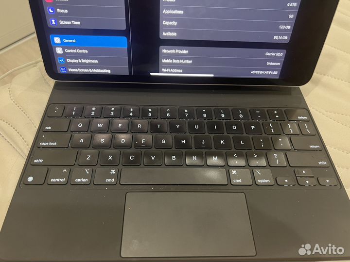 iPad Pro (12,9 дюйма) (6-е поколение) с Data