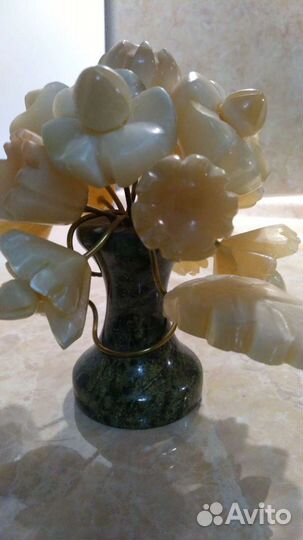 Цветы из натурального камня селенит