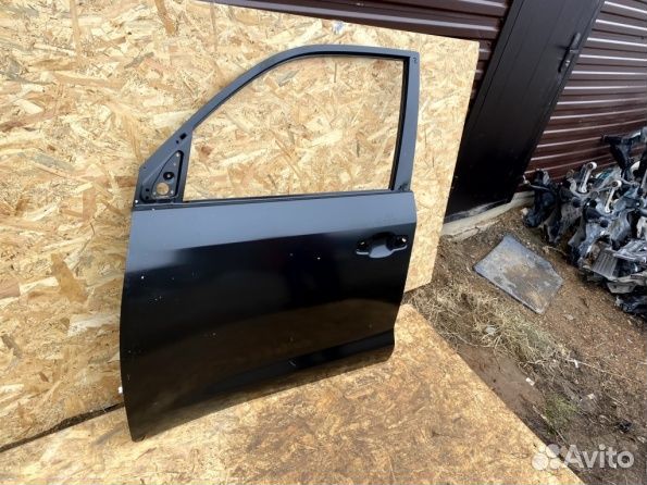 Дверь передняя левая Toyota Land Cruiser 200