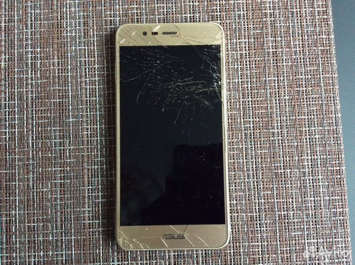 ASUS ZenFone 3 Max ZC520TL, 2/16 ГБ