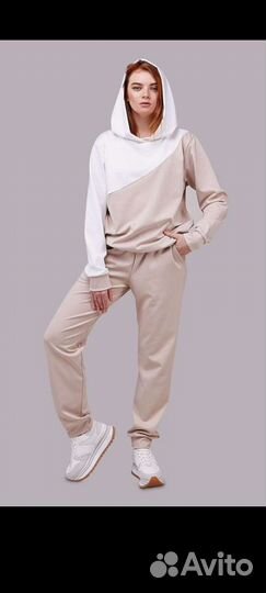Спортивный костюм женский