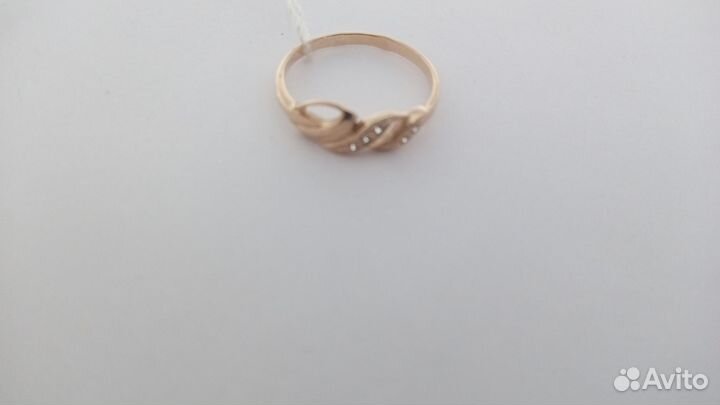 Кольцо с синтетическим камнем Золото