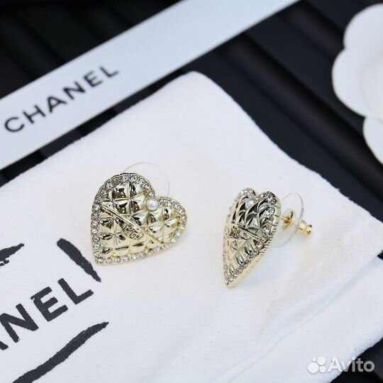 Серьги Chanel золотые со стразами