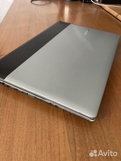 Ноутбук Samsung rv520