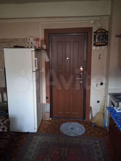 Комната 13 м² в 5-к., 1/3 эт.