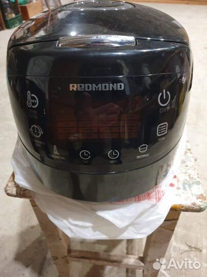 Мультиварка Redmond M92S