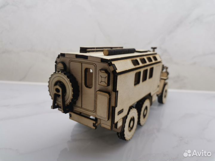 Модель автомобиля