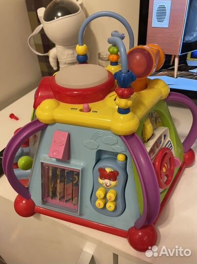 Развивающие игрушки для малышей музыкальный центр