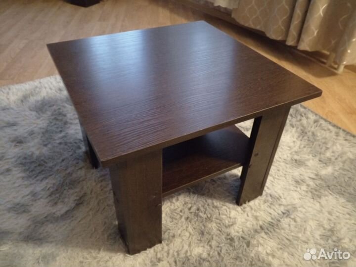 Журнальный столик