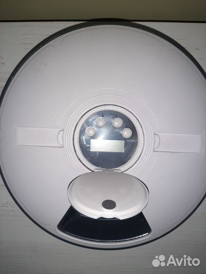 Автоматическая кормушка для кошек