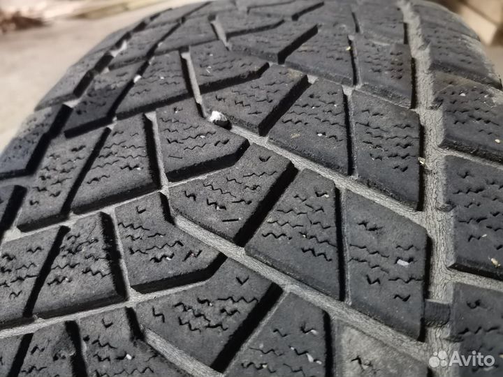 Bridgestone Blizzak DM-Z3 285/60 R18