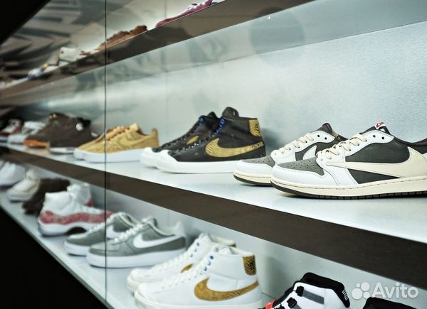 Розничный и онлайн-магазин обуви и одежды брендов