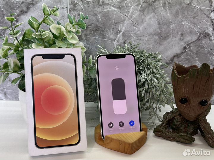iPhone 12, 64 ГБ