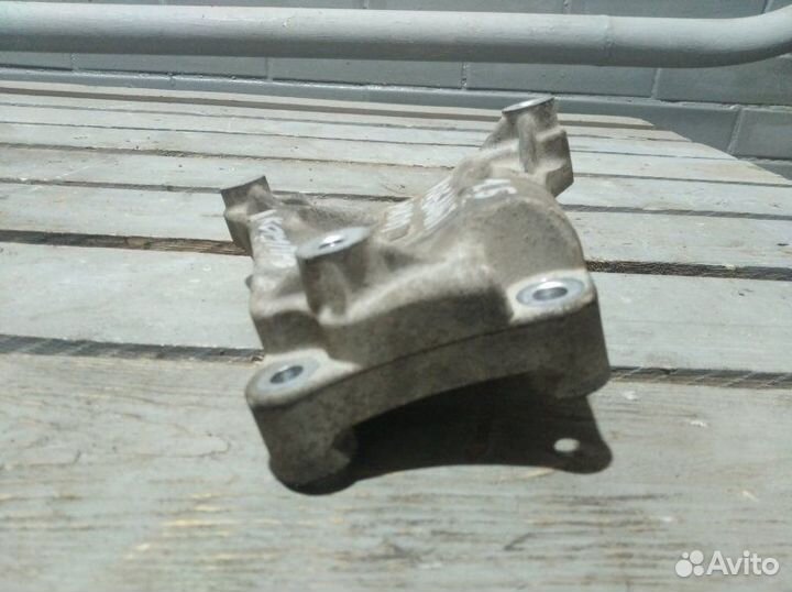 Кронштейн компрессора кондиционера Chevrolet
