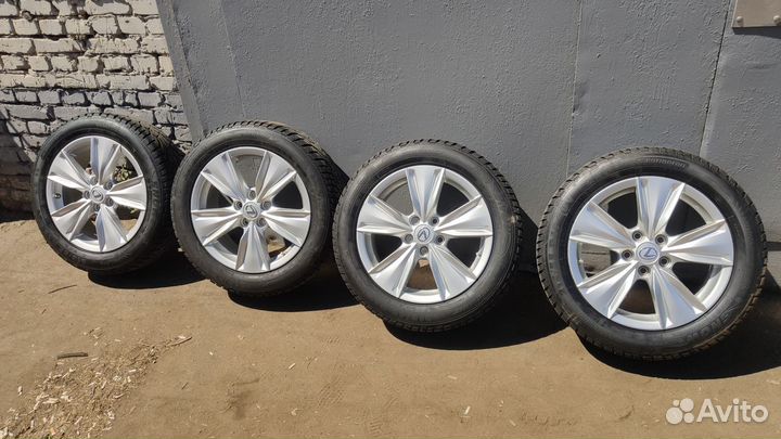 Колеса зимние в сборе r17 Lexus (с датчиками)