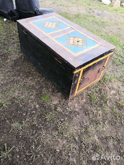 Сундук деревянный старинный