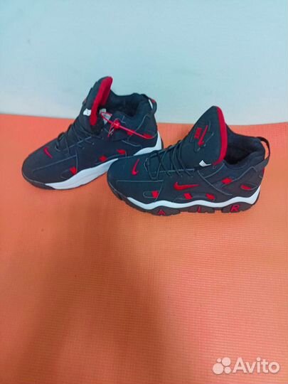 Мужские зимние кроссовки